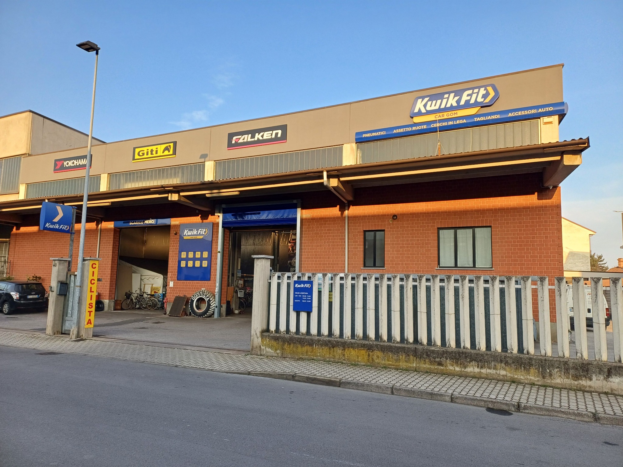 Officina CAR-GOM a Bra
